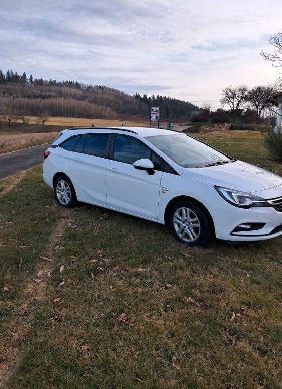 Weiß Gebraucht 2019 Opel Astra S Kombi | 9.000 € (Fairer Preis) - Bild 1/4