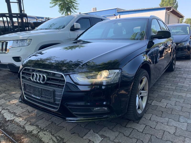 Schwarz Gebraucht 2012 Audi A4 Ambition Kombi | 5.990 € (Guter Preis) - Bild 1/4
