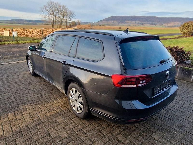 Gebraucht VW Passat Conceptline 150 PS (110 kW) 2023 Grau Kombi