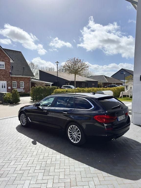 Gebraucht BMW 520 190 PS (139 kW) 2018 Schwarz Kombi
