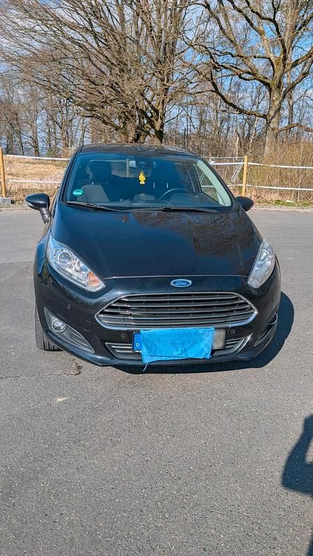 Gebraucht Ford Fiesta Titanium 101 PS (74 kW) 2015 Schwarz Kleinwagen