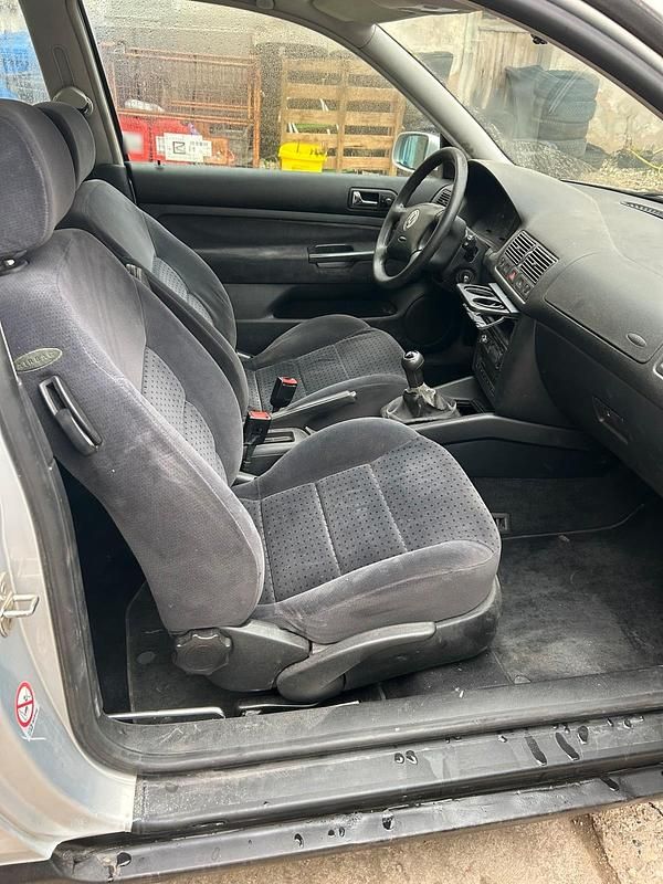 Gebraucht VW Golf IV 75 PS (55 kW) 1998 Silber Kleinwagen