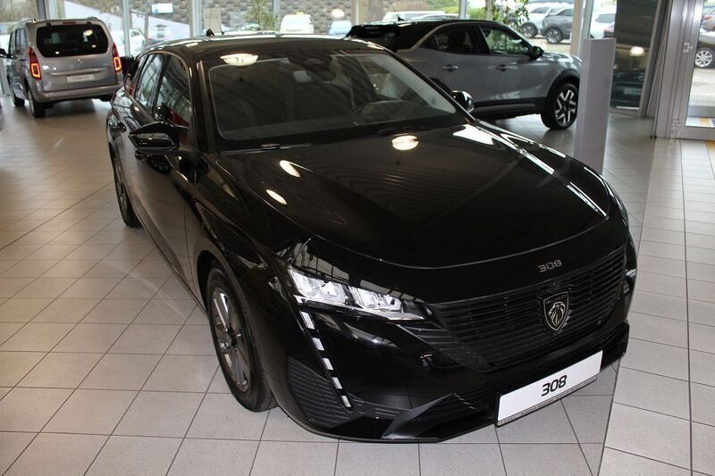 Lackierung schwarz perla nera Gebraucht 2024 Peugeot 308 Active Kombi | 23.950 € (Superpreis) - Bild 1/4