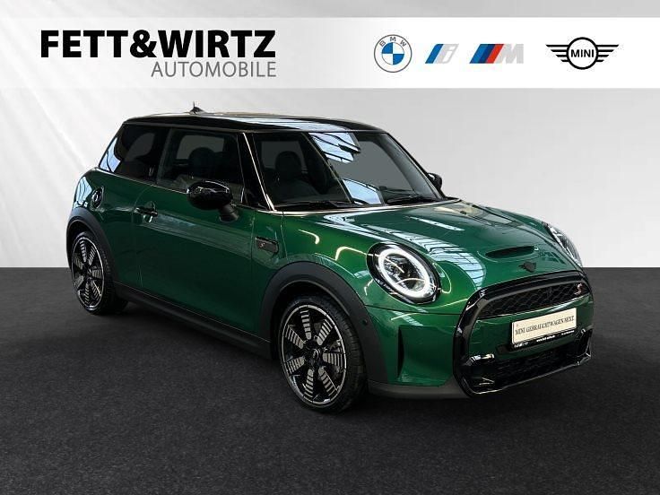 British racing green metallic Gebraucht 2024 Mini Cooper S Kleinwagen | 26.800 € (Etwas zu teuer) - Bild 1/3