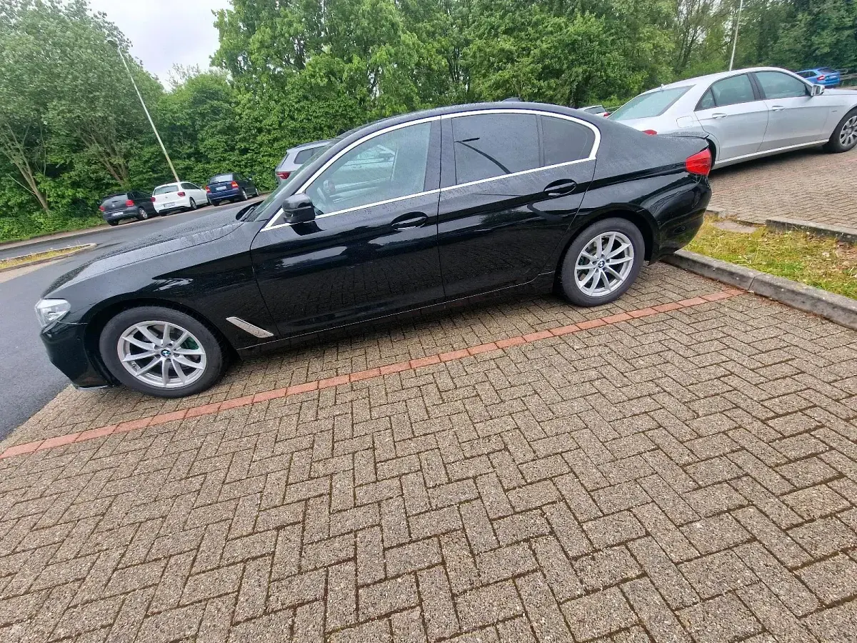Second-hand BMW 520 190 CP (139 kW) 2017 Negru Berlinǎ