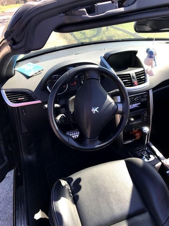 Gebraucht Peugeot 207 CC 120 PS (88 kW) 2012 Schwarz Cabrio