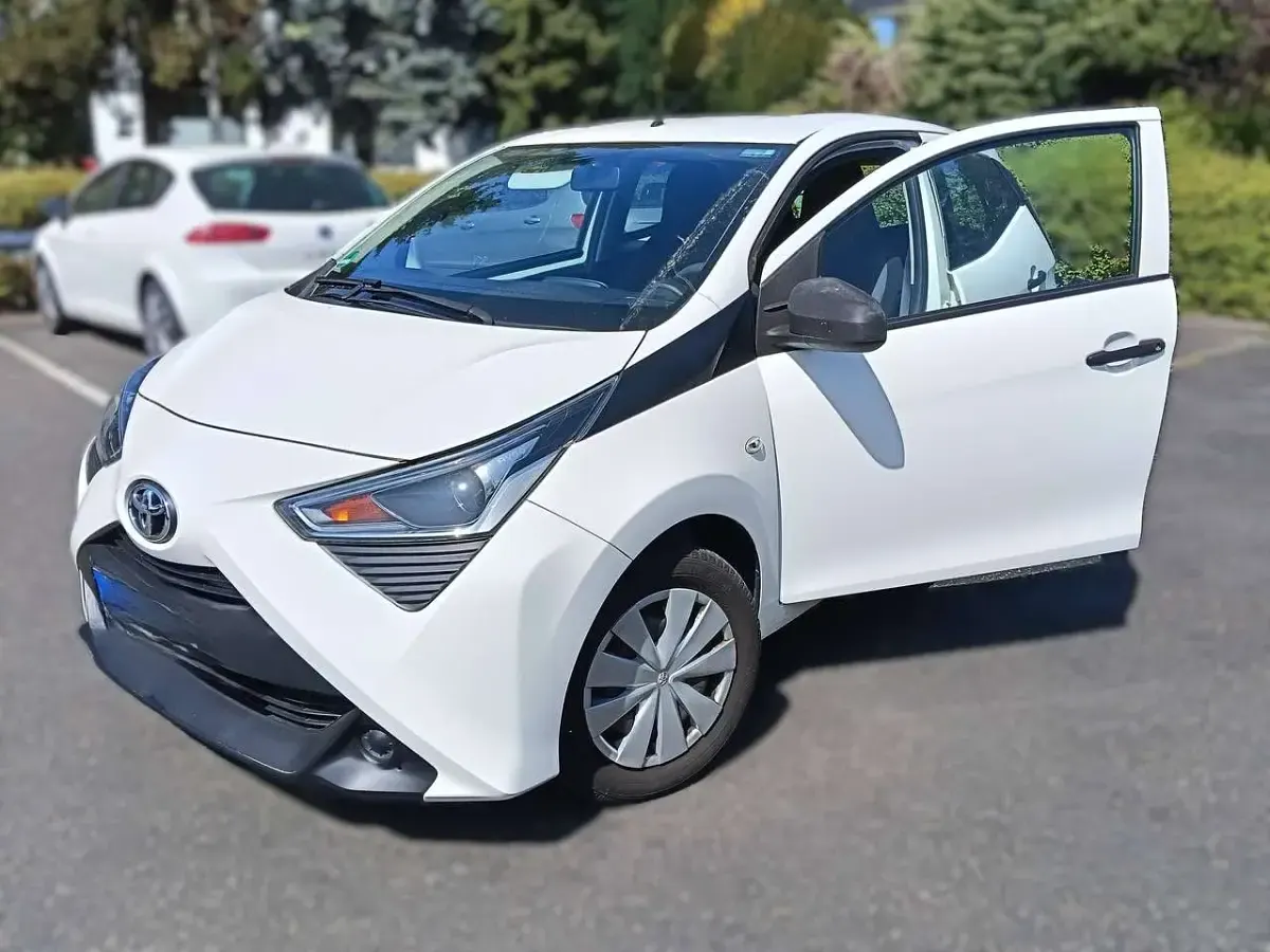 Gebraucht Toyota Aygo 72 PS (52 kW) 2019 Weiß Kleinwagen