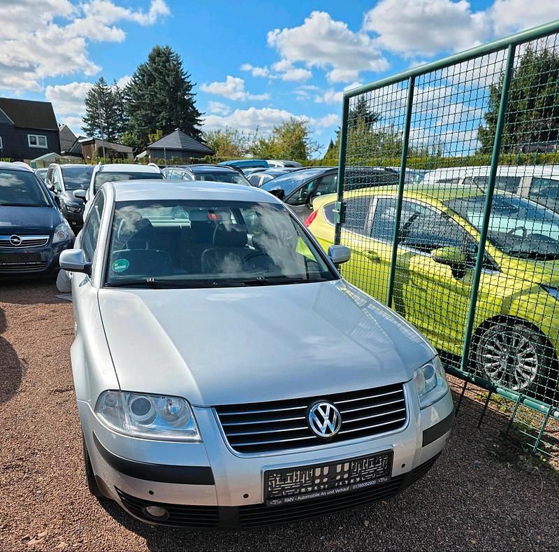 Silber Gebraucht 2002 VW Passat Comfortline Limousine | 2.999 € (Fairer Preis) - Bild 1/4