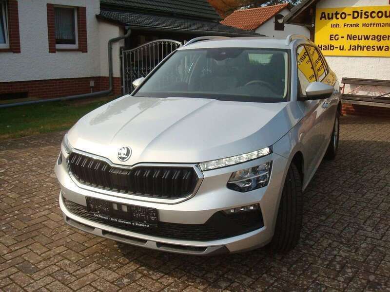 Graphite grau metallic Neu 2024 Skoda Kamiq Selection SUV | 28.400 € (Guter Preis) - Bild 1/4