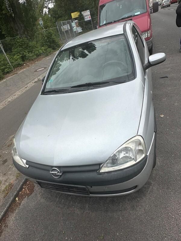 Grau Gebraucht 2001 Opel Corsa Kleinwagen | 580 € (Guter Preis) - Bild 1/4