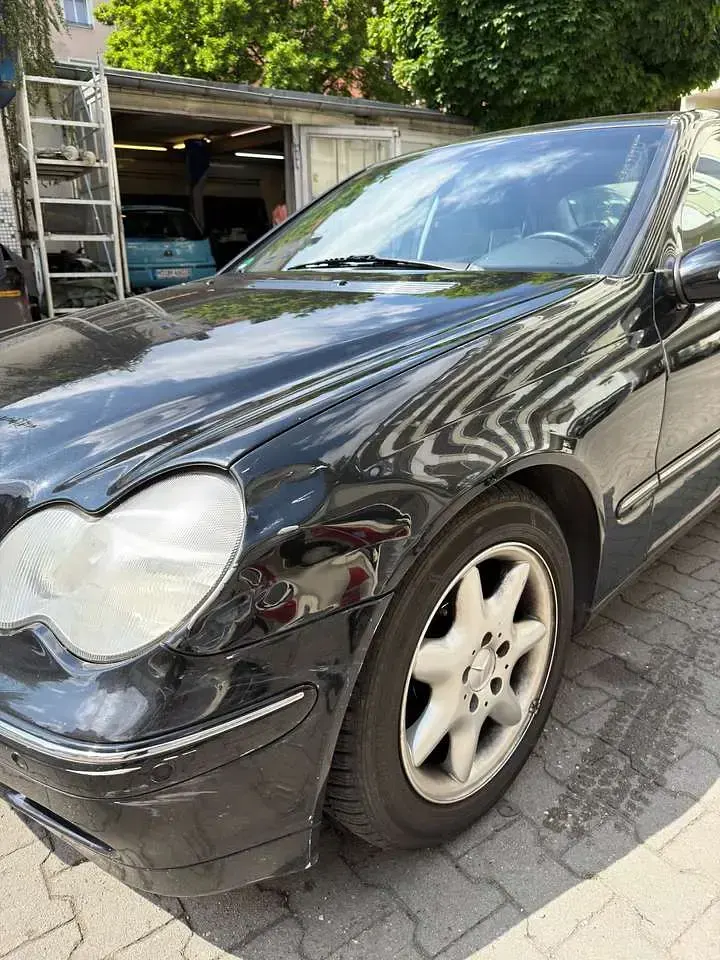 Używany Mercedes C320 Elegance 218 KM (160 kW) 2000 Czarny Sedan/Limuzyna