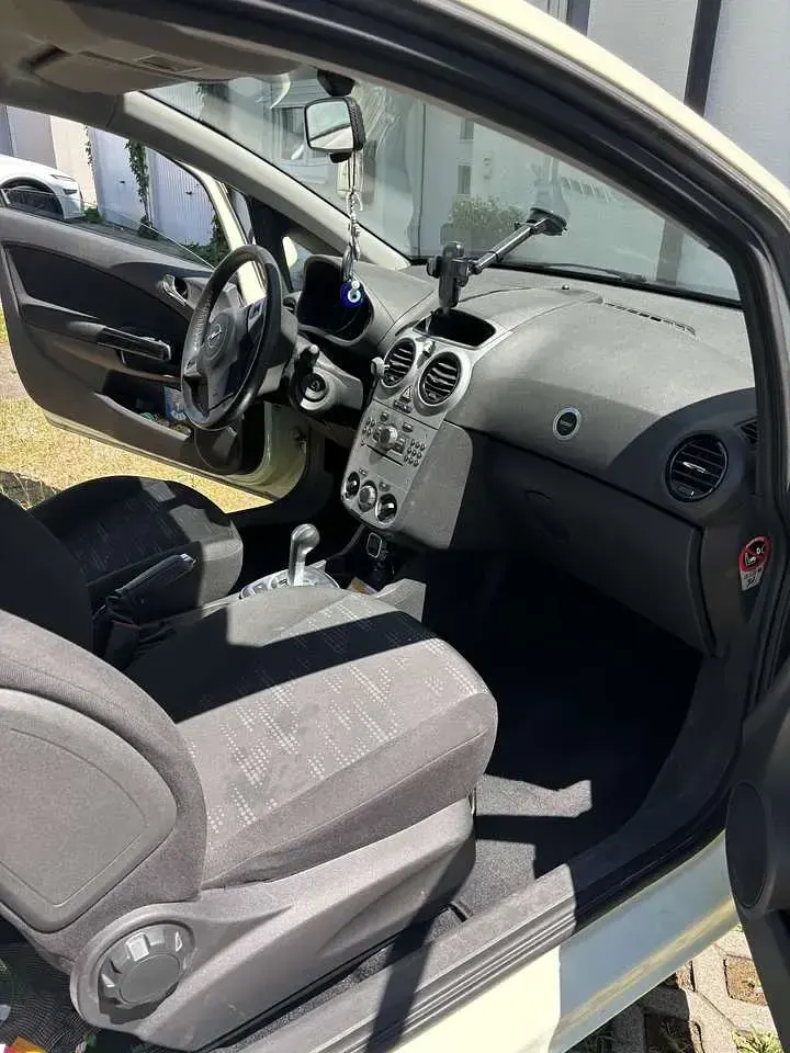 Gebraucht Opel Corsa Satellite 86 PS (63 kW) 2011 Beige Kleinwagen