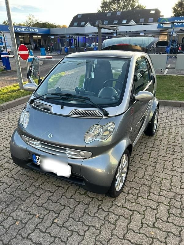 Grau Gebraucht 2005 Smart ForTwo Coupé Basis Kleinwagen | 1.900 € (Guter Preis) - Bild 1/4
