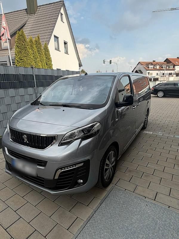 Gebraucht Peugeot Expert 180 PS (132 kW) 2022 Silber Van