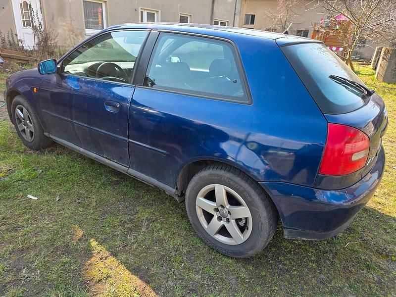 Gebraucht Audi A3 101 PS (74 kW) 1999 Blau Kleinwagen