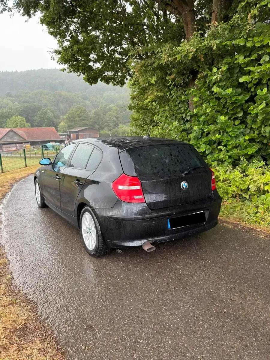 Gebraucht BMW 118 143 PS (105 kW) 2008 Schwarz Kleinwagen