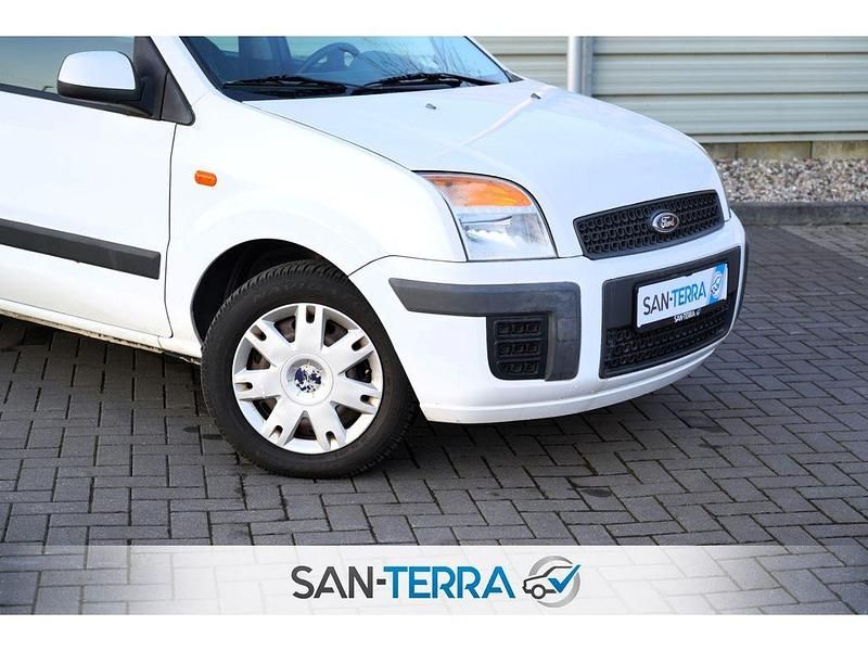 Gebraucht Ford Fusion Ambiente 80 PS (58 kW) 2012 Blazerblau Limousine