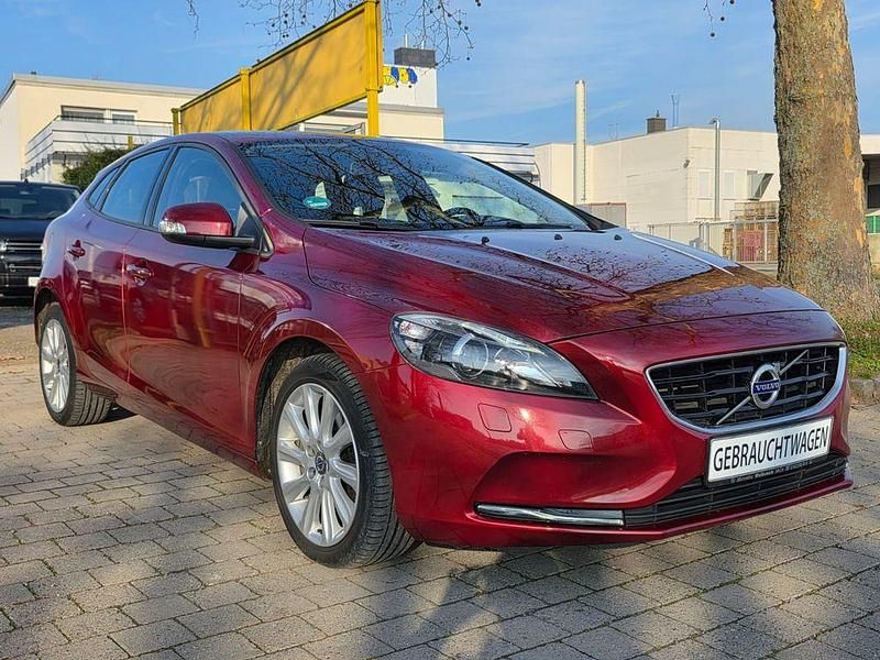 Gebraucht Volvo V40 Kinetic 120 PS (88 kW) 2016 Rot Limousine