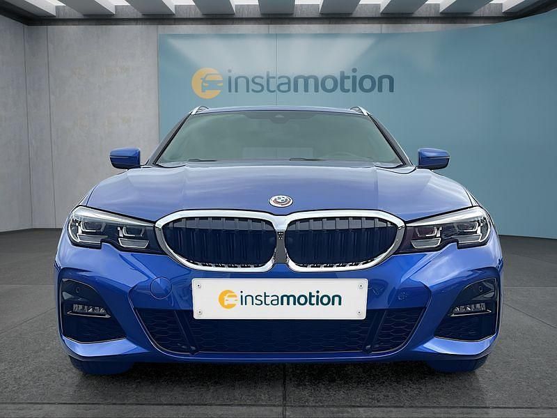 Gebraucht BMW 330e 252 PS (185 kW) 2022 Blau Kombi