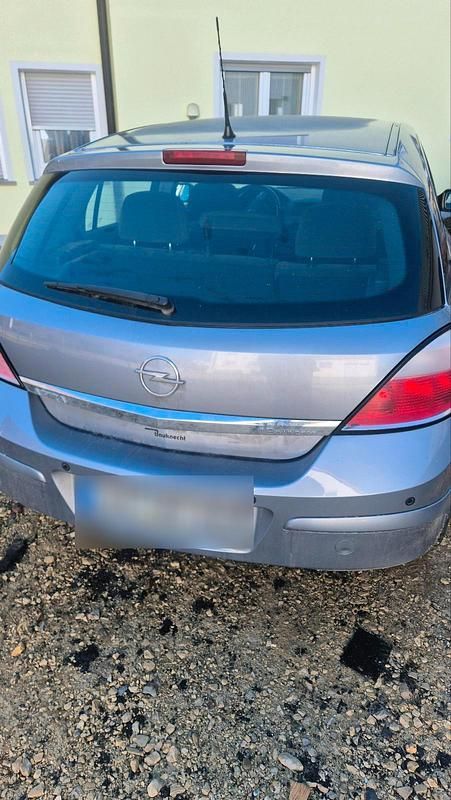 Gebraucht Opel Astra 105 PS (77 kW) 2004 Silber Kleinwagen