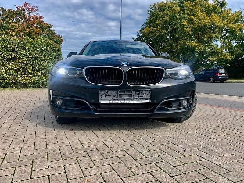 Gebraucht BMW 330 Gran Turismo 258 PS (189 kW) 2018 Schwarz Limousine