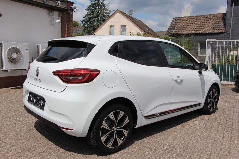 Gebraucht Renault Clio V Evolution 67 PS (49 kW) 2023 Weiß Kleinwagen