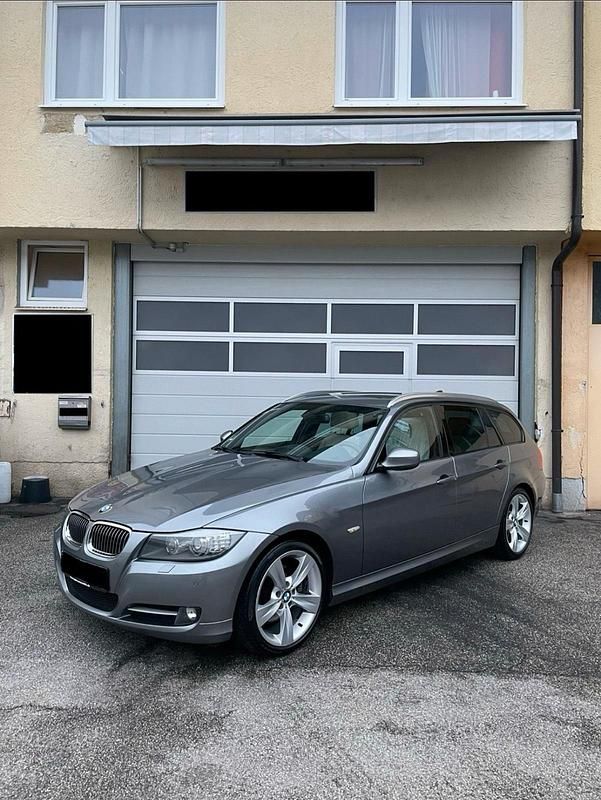 Gebraucht BMW 325 204 PS (150 kW) 2011 Grau Kombi