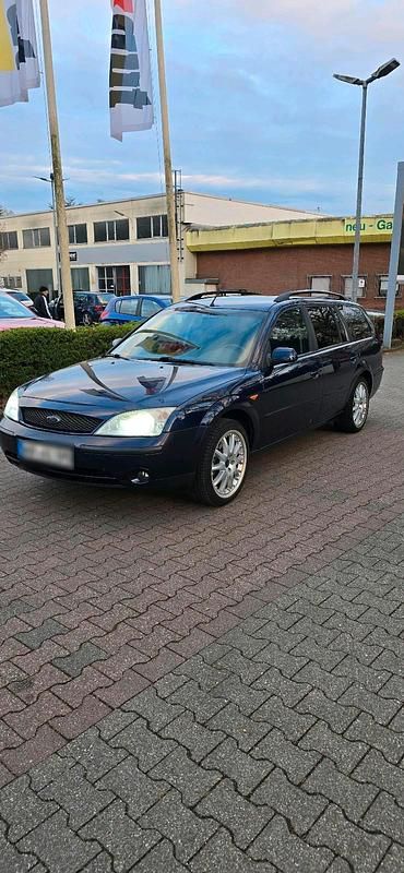 Gebraucht Ford Mondeo 125 PS (91 kW) 2001 Blau Kombi
