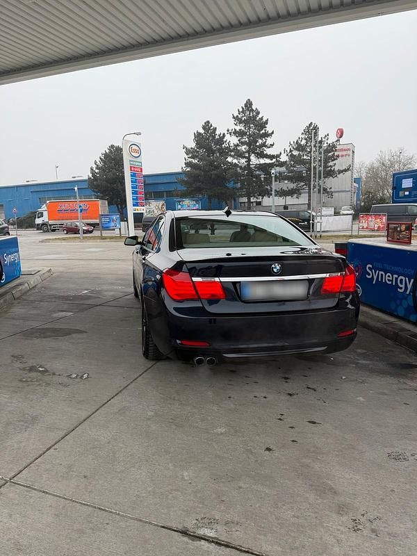 Gebraucht BMW 730 252 PS (185 kW) 2010 Blau Limousine