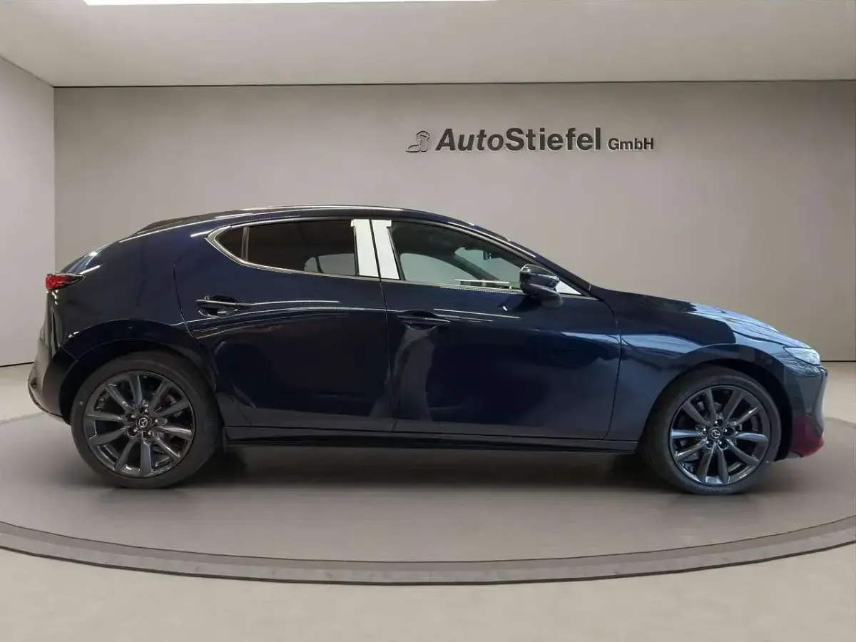Neu Mazda 3 Exclusive-Line 140 PS (102 kW) 2026 Deep crystal blue Limousine