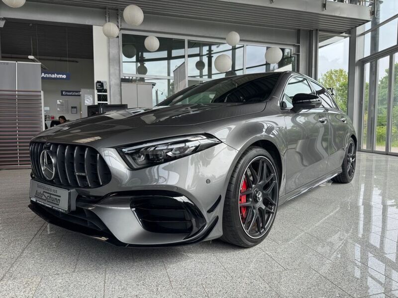 Mountaingrau met. Gebraucht 2024 Mercedes A45 AMG AMG Limousine | 65.450 € - Bild 1/4