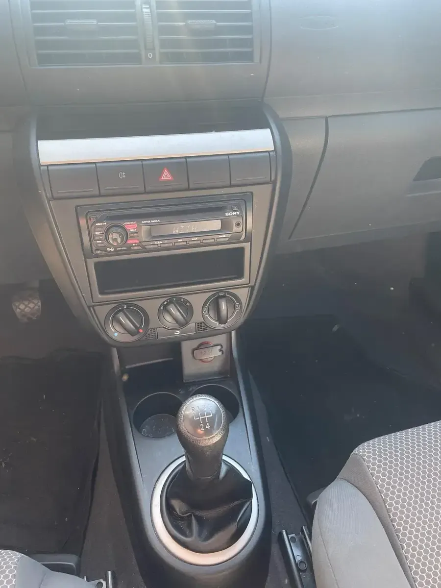 Second-hand VW Fox 54 CP (39 kW) 2010 Alb Hatchback