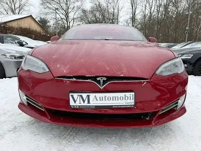 Used Tesla Model S Performance 231 kW (315 HP) 2018 Red Hatchback