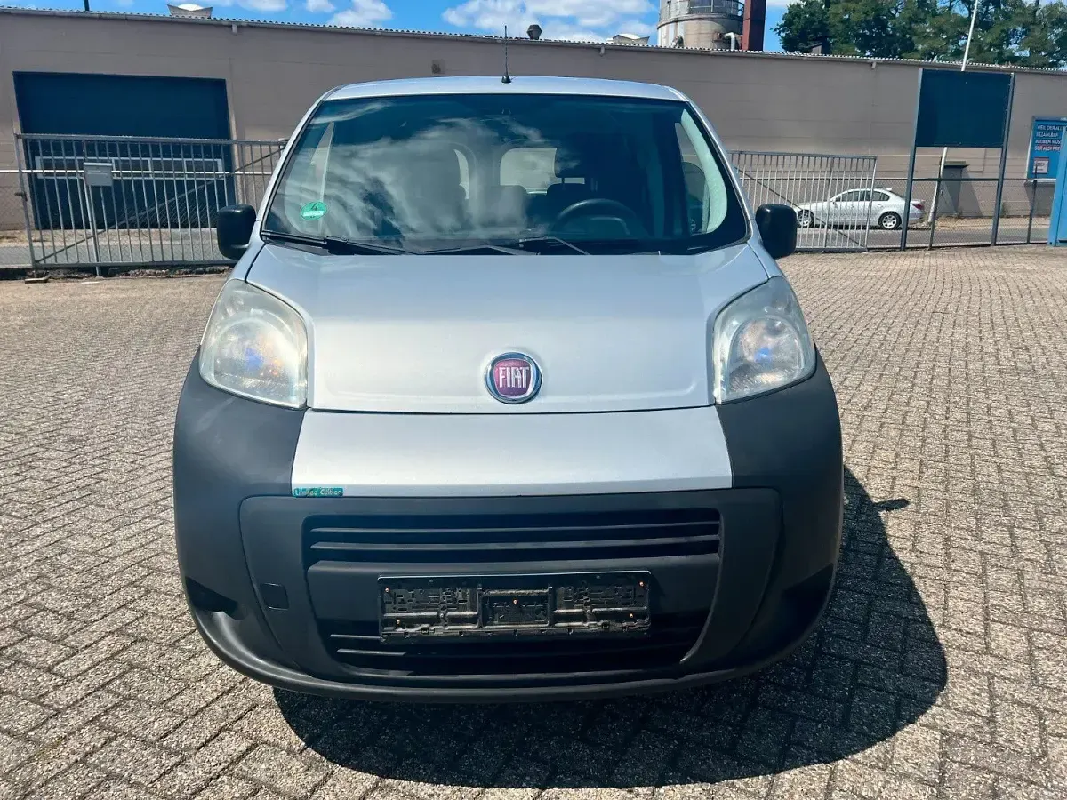 Gebraucht Fiat Fiorino Basis 73 PS (53 kW) 2011 Grau Van / Kleinbus