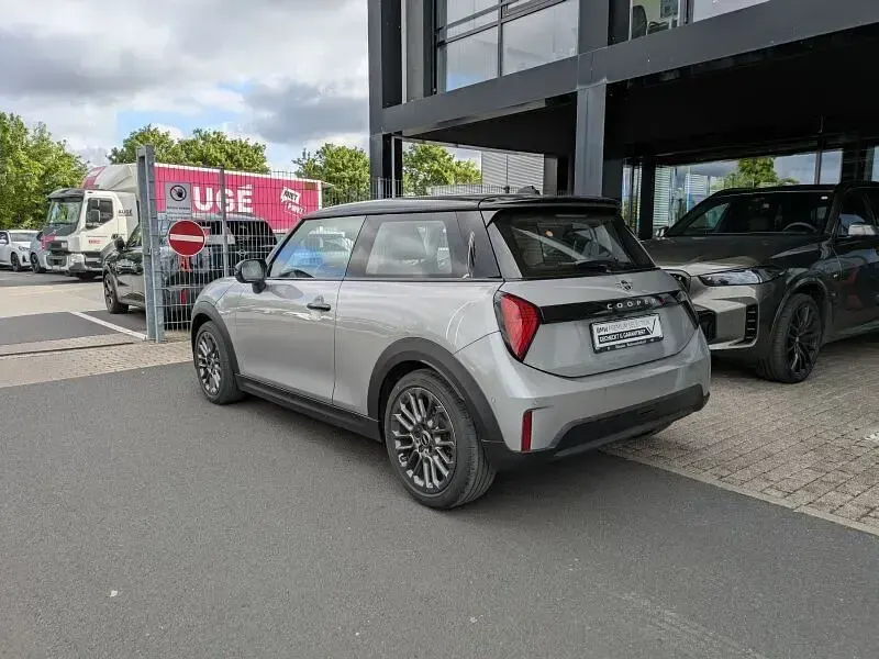Gebraucht Mini Cooper S 204 PS (150 kW) 2025 Silber Kleinwagen