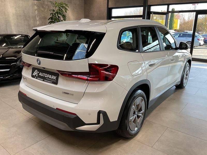 Gebraucht BMW iX1 230 kW (313 PS) 2024 Weiß SUV