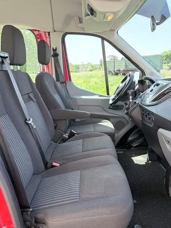 Gebraucht Ford Transit Trend 105 PS (77 kW) 2019 Rot Kombi