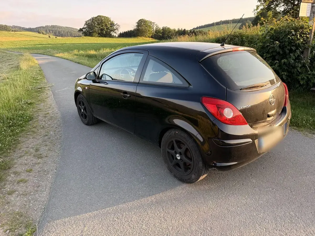 Gebraucht Opel Corsa 90 PS (66 kW) 2009 Schwarz Kleinwagen