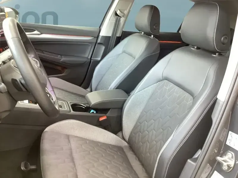 Gebraucht VW Golf VIII 116 PS (85 kW) 2025 Grau Kleinwagen