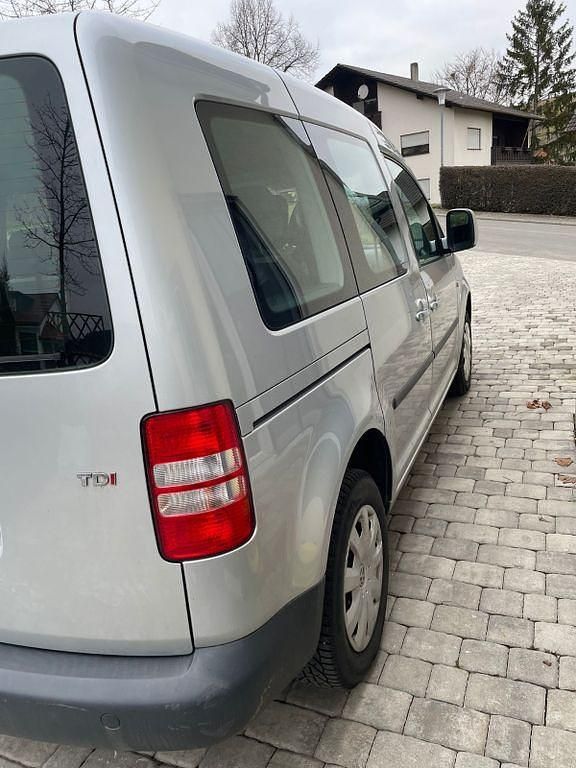 Gebraucht VW Caddy 102 PS (75 kW) 2010 Silber Van / Kleinbus