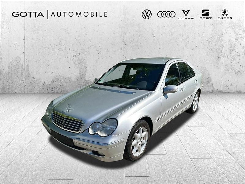 Second-hand Mercedes C240 170 CP (125 kW) 2000 Argintiu Berlinǎ