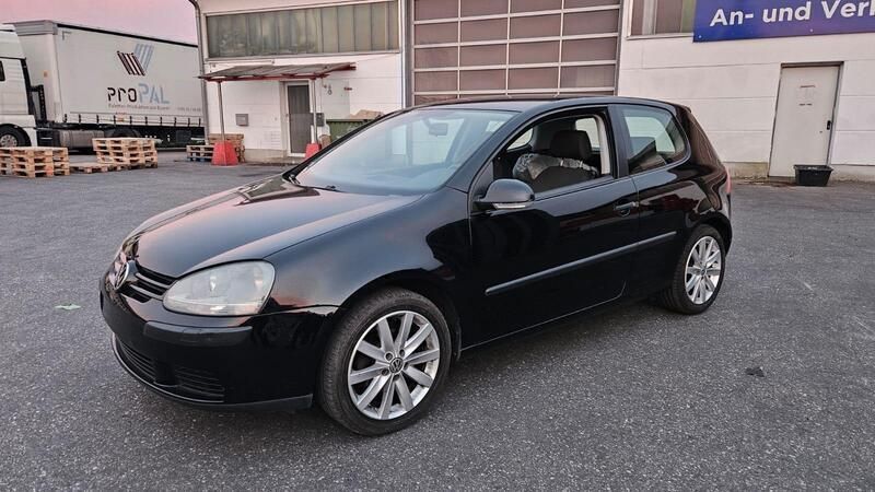 Schwarz Gebraucht 2004 VW Golf V Kleinwagen | 3.000 € (Etwas zu teuer) - Bild 1/4