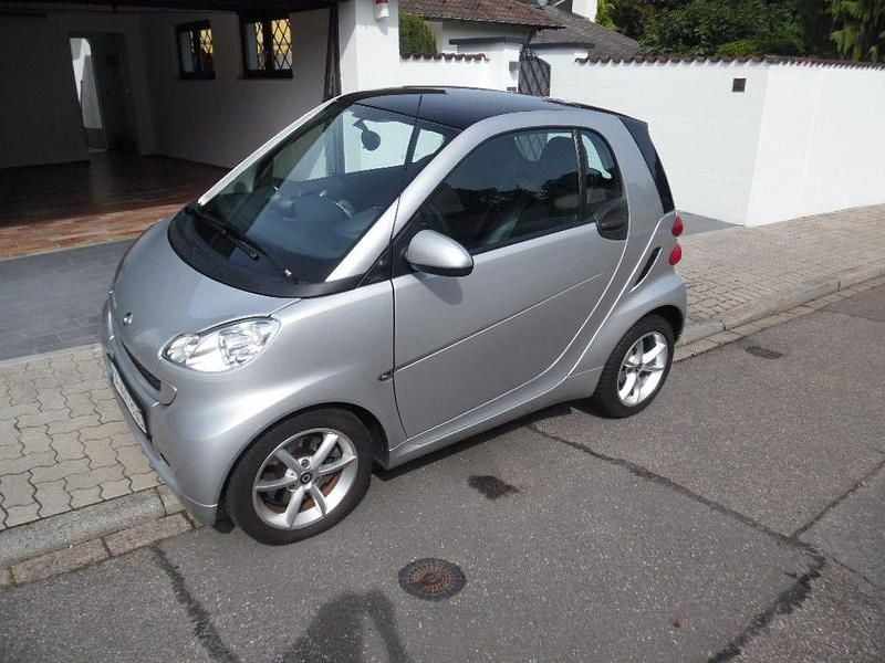 Silber Gebraucht 2012 Smart ForTwo Coupé Passion Coupé | 8.200 € (Teuer) - Bild 1/4