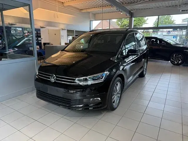 Neu VW Touran Comfortline 150 PS (110 kW) 2026 Delfingau Van / Kleinbus