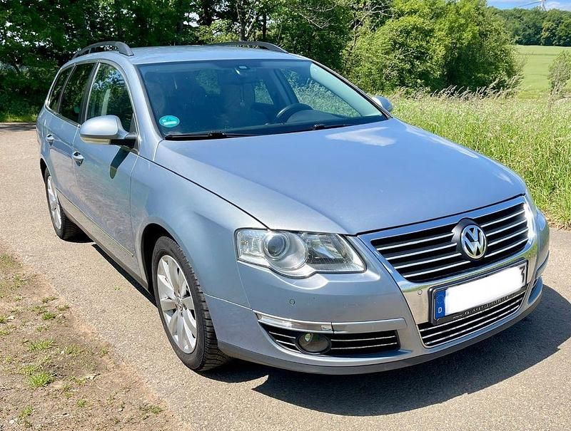 Blau Gebraucht 2009 VW Passat Highline Kombi | 3.900 € (Etwas zu teuer) - Bild 1/4