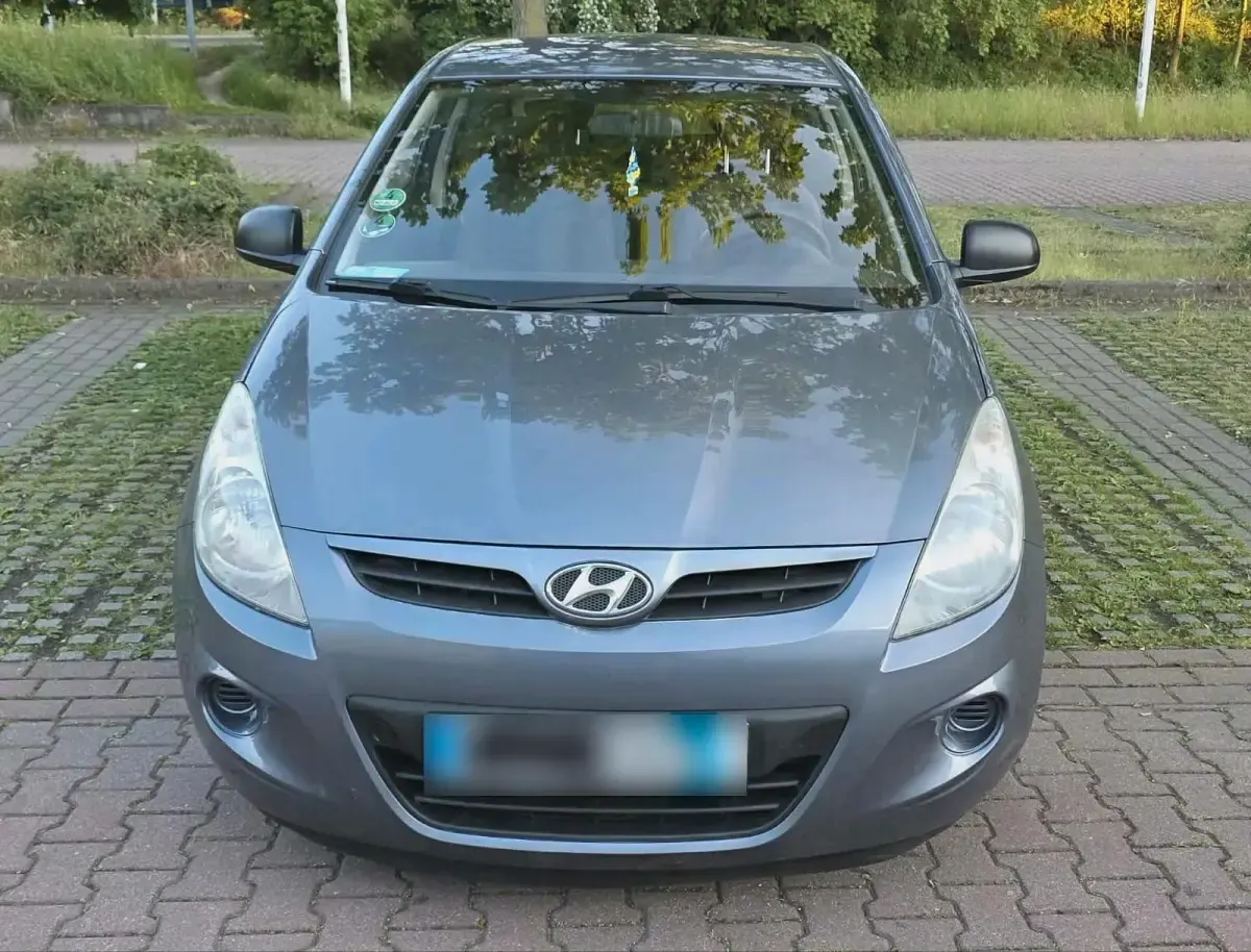 Gebraucht Hyundai i20 78 PS (57 kW) 2009 Grau Kleinwagen