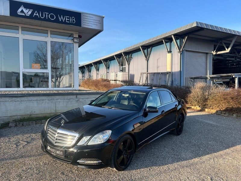 Schwarz Gebraucht 2010 Mercedes E300 Limousine | 9.980 € (Fairer Preis) - Bild 1/4