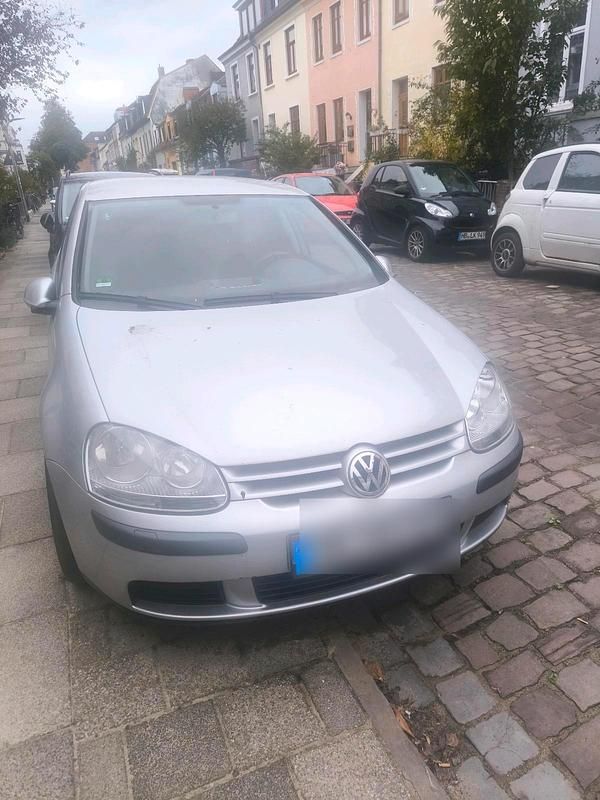 Silber Gebraucht 2004 VW Golf V Kleinwagen | 2.940 € - Bild 1/4