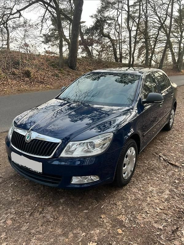 Gebraucht Skoda Octavia 80 PS (58 kW) 2012 Blau Limousine