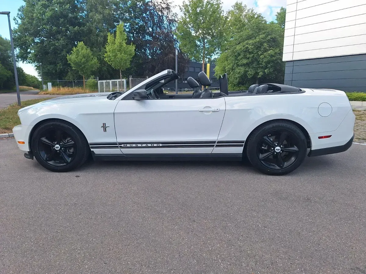 Gebraucht Ford Mustang 213 PS (156 kW) 2009 Weiß Cabrio